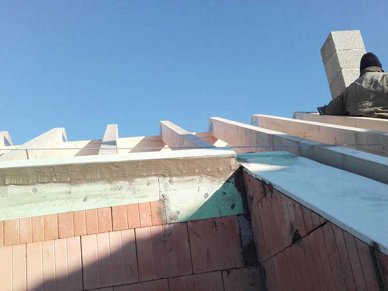 Gebäudetrennwand in KS mit Witterungsschutz